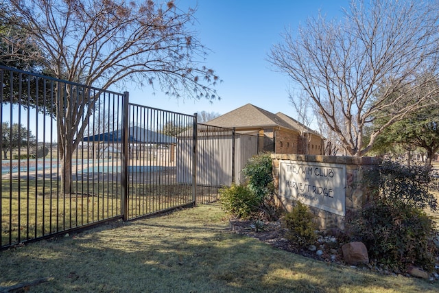 exterior space featuring a yard