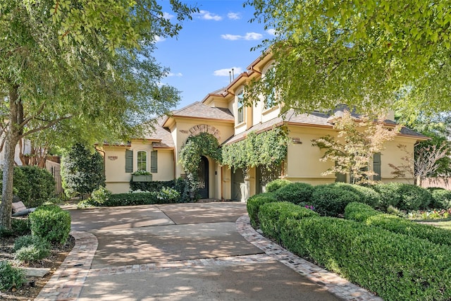 view of mediterranean / spanish-style house