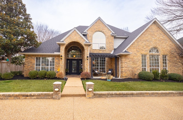 front of property featuring a front yard