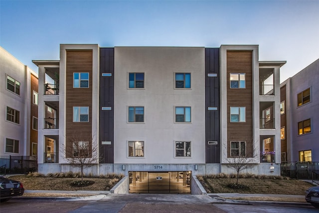 Listing photo 2 for 5710 Mccommas Blvd Unit 106, Dallas TX 75206