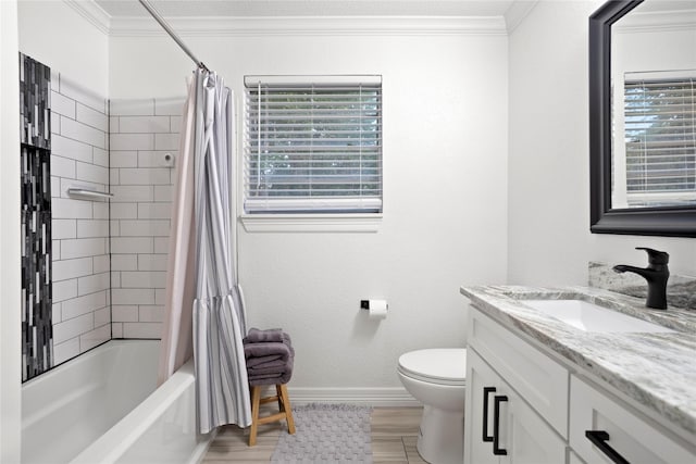 full bathroom featuring shower / bath combo with shower curtain, toilet, and crown molding