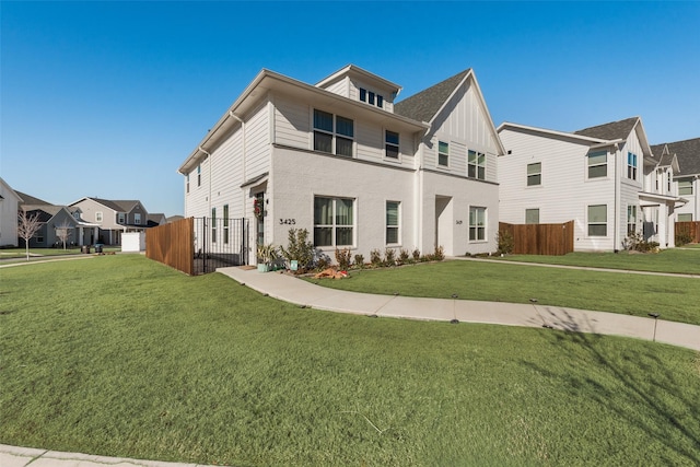 view of front of home featuring a front yard