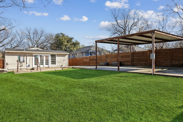 view of yard featuring a patio