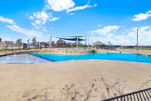 view of swimming pool