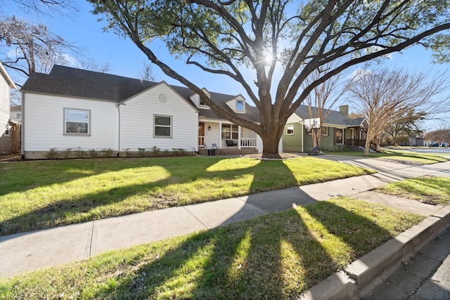 single story home with a front yard