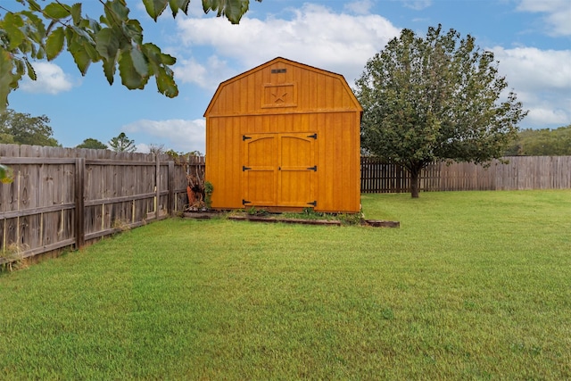 view of outdoor structure with a yard