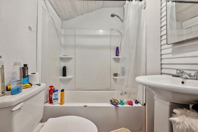 bathroom featuring wood ceiling, vaulted ceiling, shower / tub combo, and toilet