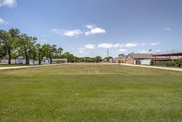 Listing photo 2 for 529 4th St, Princeton TX 75407