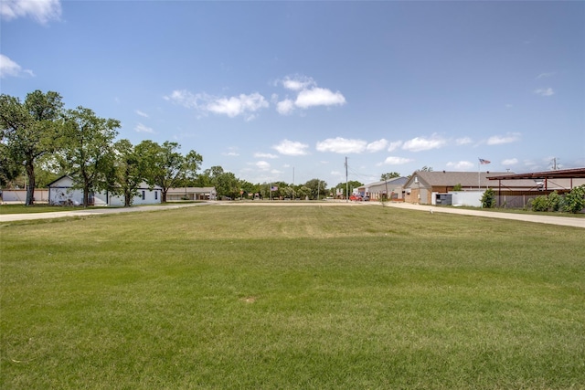 Listing photo 3 for 529 4th St, Princeton TX 75407