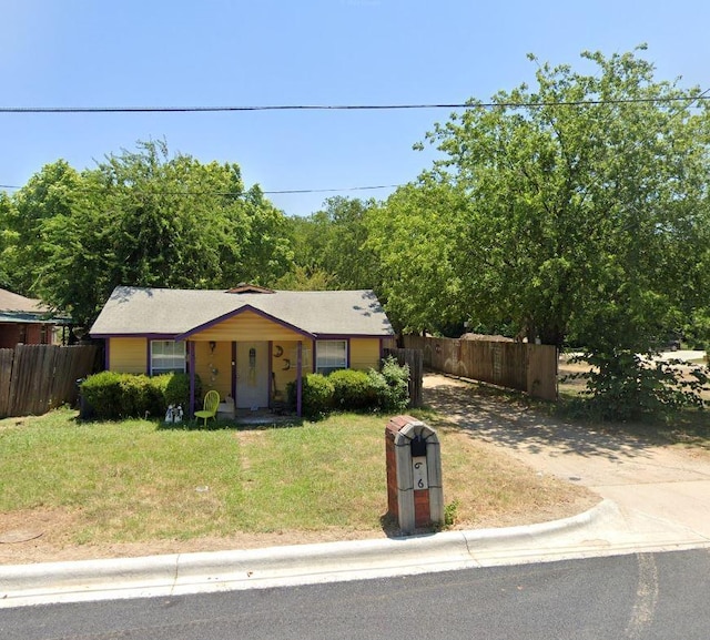 view of front of house with a front yard