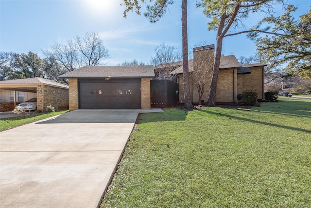 view of front facade featuring a front lawn and a carport