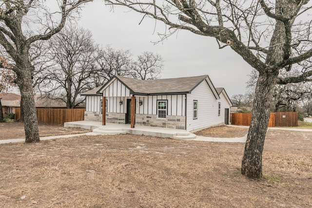 view of front of house with a porch