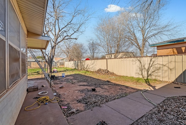 view of yard featuring a patio area