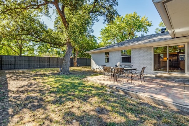 view of yard with a patio