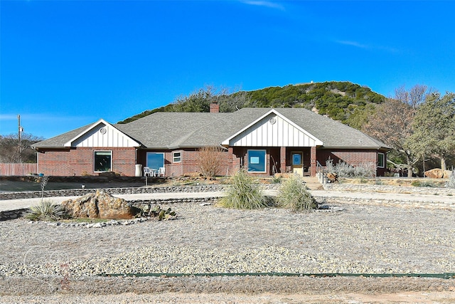 view of front of house with a mountain view