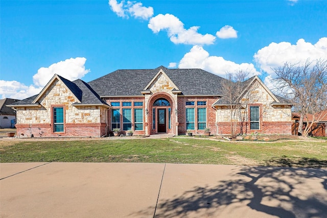 view of front of house with a front yard