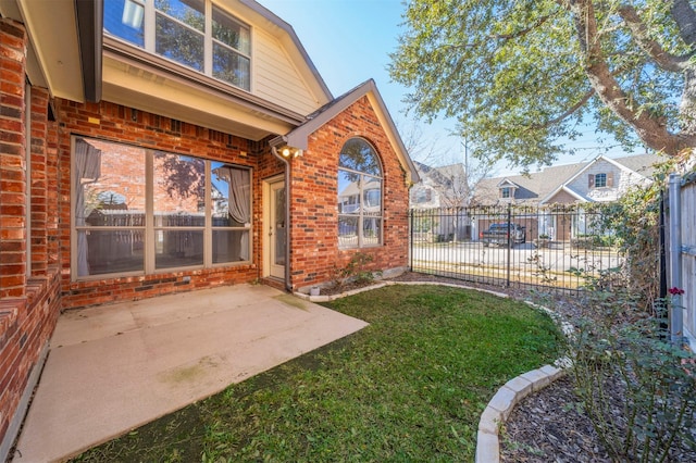 view of yard with a patio