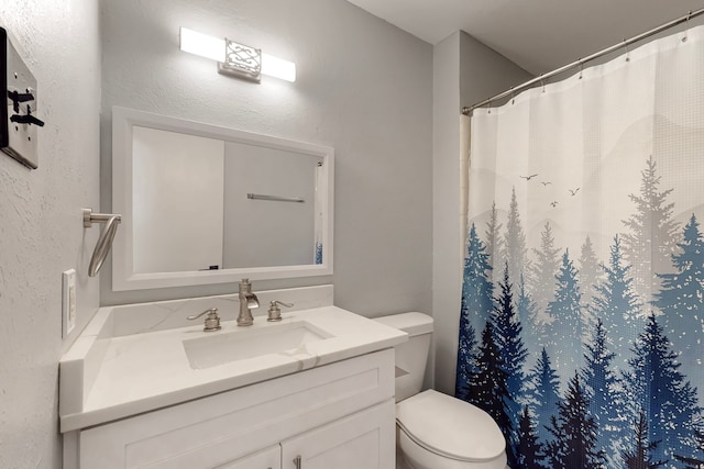 1721 Melrose St, Garland, TX 75042 - full bathroom featuring a shower with curtain, toilet, vanity, and a textured wall
