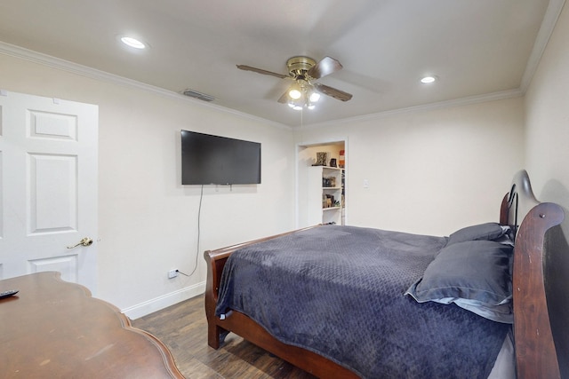 bedroom featuring dark hardwood / wood-style flooring, crown molding, and ceiling fan