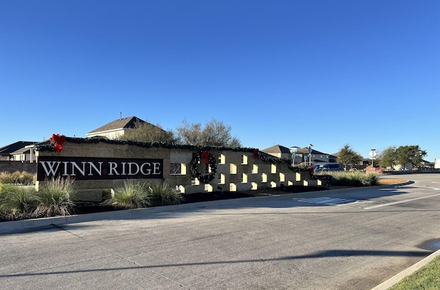 view of community / neighborhood sign