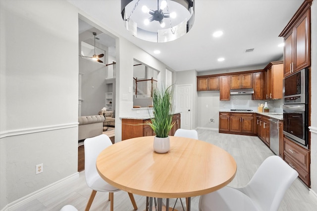 dining space featuring recessed lighting, baseboards, visible vents, and ceiling fan