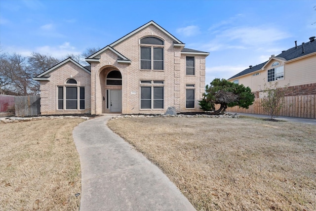 front of property featuring a front lawn