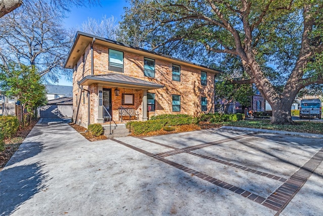 view of front of house featuring a porch