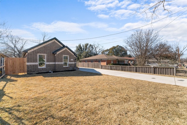 exterior space featuring a yard