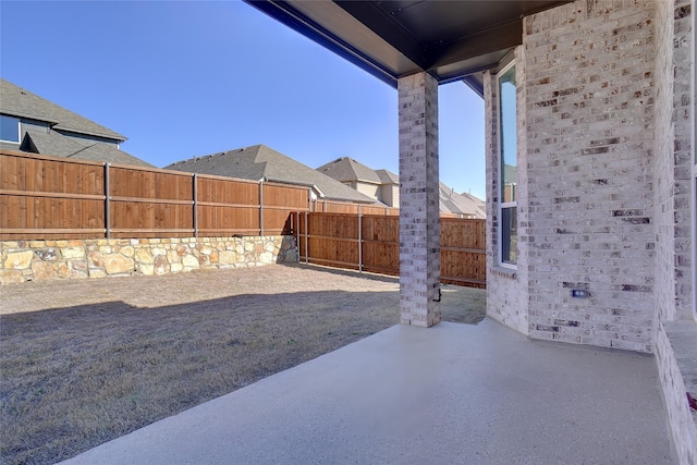 view of yard featuring a patio