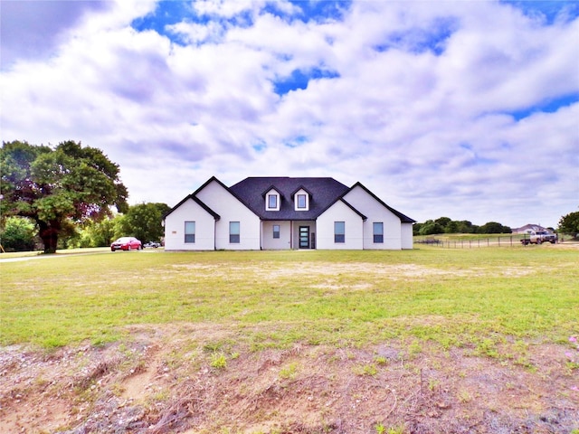 view of front of property with a front yard