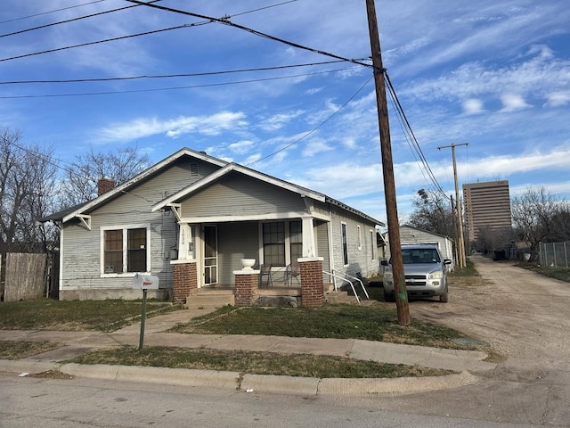 view of front facade featuring a porch