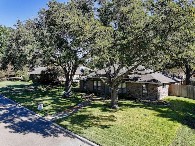 view of front of property with a front yard