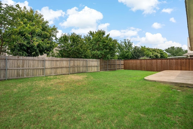 view of yard with a patio