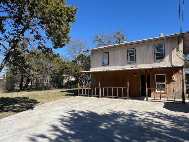 view of front of property