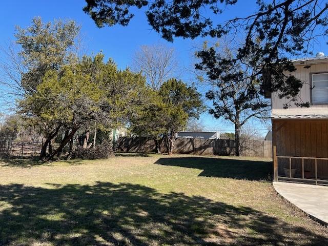 view of yard featuring a patio area