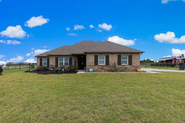 view of front of house with a front yard