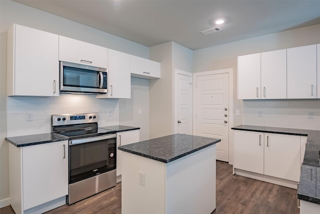 3842-3844 Clovis St, Midlothian, TX 76065 - bathroom featuring bathing tub / shower combination
