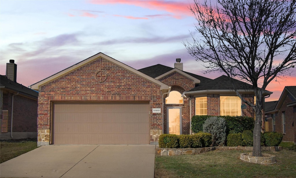 view of front of house featuring a garage