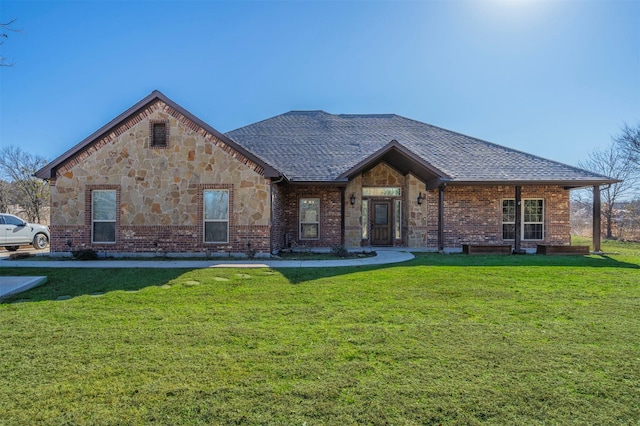 view of front of house with a front yard