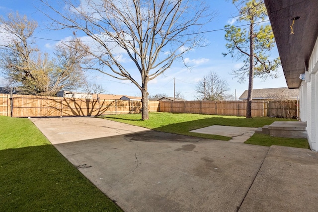 view of yard with a patio