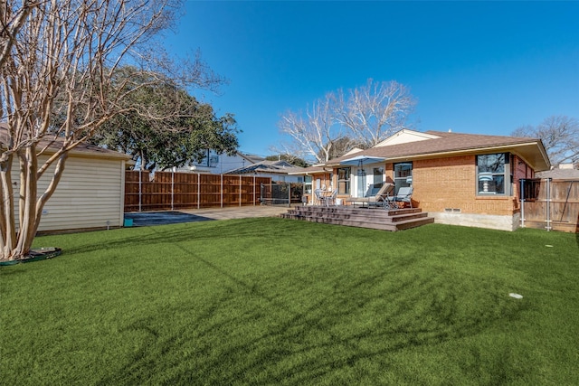 view of yard featuring a patio