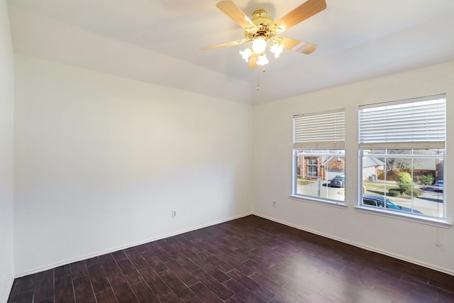 empty room featuring ceiling fan