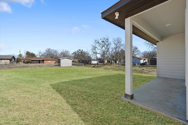 view of yard featuring a patio