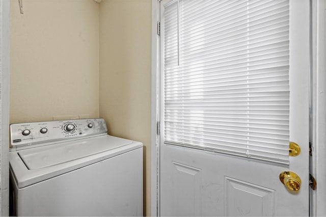 laundry area featuring washer / clothes dryer