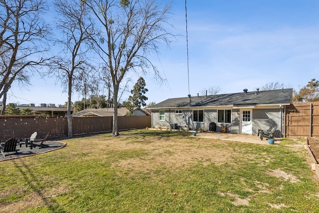 view of yard with a patio