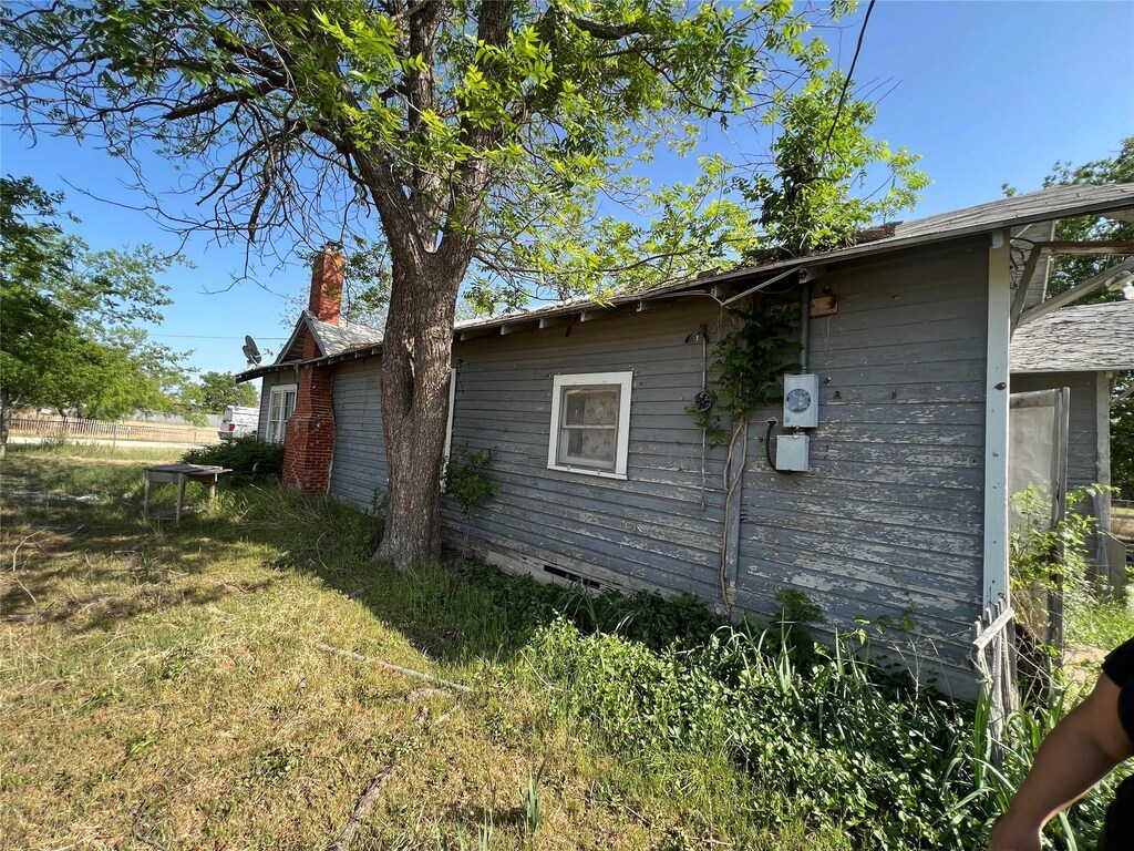 view of side of home