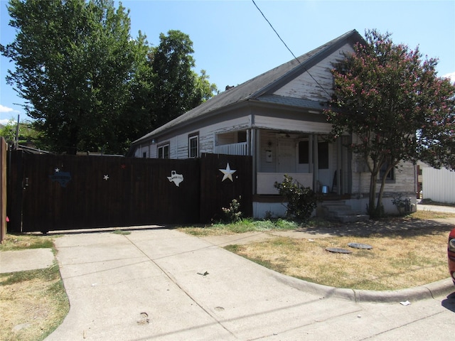 view of home's exterior