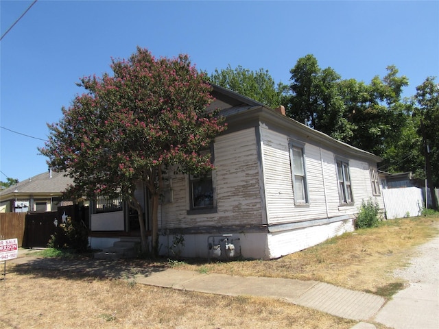 view of home's exterior