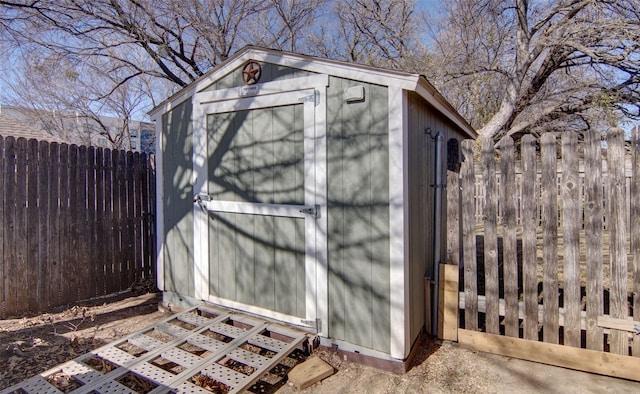 view of outbuilding