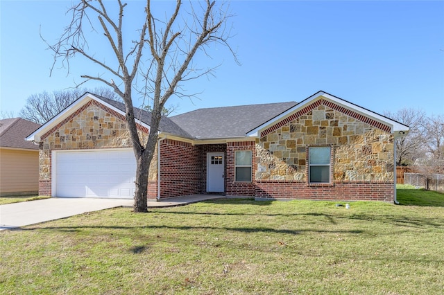 view of front facade featuring a garage and a front yard